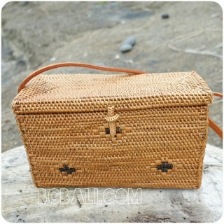 natural organic straw rattan sling bags sequare design motif